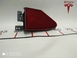 1Отражатель фонаря на крыле заднем правом Tesla model S, model S REST, model X 1022421-00-