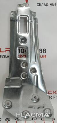 1Пластина крепежная стойки С левая Tesla model X 1086805-00-A