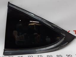 1Стекло крыла заднего левого (форточка) Tesla model X 1034906-80-F