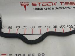 2Шланг охлаждения 4-х ходовой клапан-бинокль Tesla model X 1054635-00-C