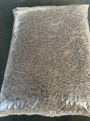 Fuel pellets from lignin and buckwheat husks