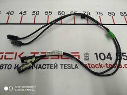 Кабель USB монитора (комплект шнура) Tesla model S, model S REST 1004815-08-B