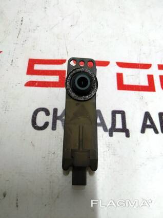 Камера стойки-B наружная левая правая Tesla model X 1069104-00-D