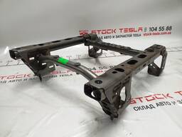 Кронштейн крепления сиденья передний центральный Tesla model X 1057165-00-C