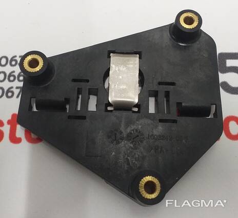 Кронштейн мотора привода люка левый Tesla model S, model S REST 1003242-00-A