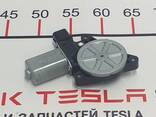 Мотор привода люка левый Tesla model S, model S REST 6008620-00-B - фото 1