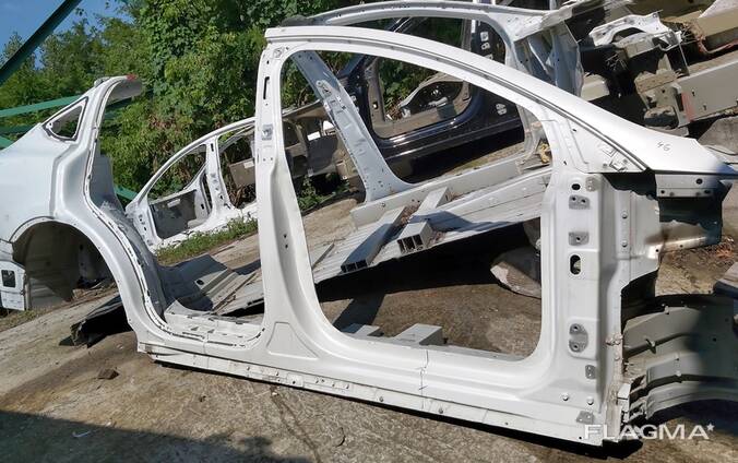 Накладка для динамиков крышки багажника в сборе Tesla model X 1037908-00-G
