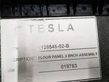 Панель пола 2-го ряда сидений задняя с направляющими в сборе (7 мест) Tesla model X 112854 - фото 2