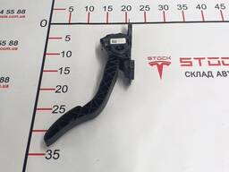 Педаль акселератора Tesla model X S REST 1005307-00-A