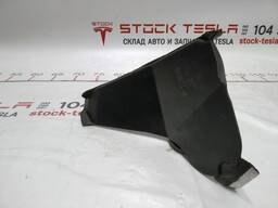 Перегородка водосборника крышки багажника левый Tesla model X 1060446-00-A