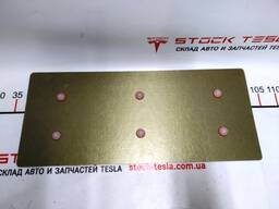 Пластина-изолятор текстолитовая основной батареи с направляющими Tesla model S 1028600-00-