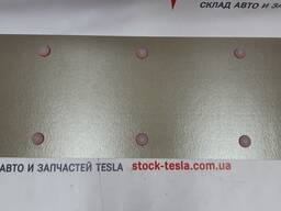 Пластина-изолятор текстолитовая основной батареи с направляющими удлиненная Tesla model S