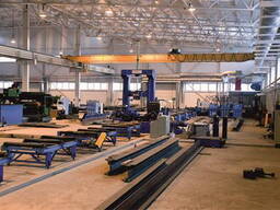 Предлагаю работу , требуется сварщик , сборщик .