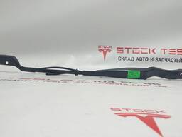 Рычаг стеклоочистителя левый с магистралью и форсункой в сборе Tesla model 3 1076728-00-C