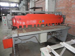 Schreyer HS-5 giljotiin lehtede etteandmislauaga ja kompressoriga