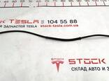 Шланг насоса бачка стеклоомывателя Tesla model X 1056763-00-D - фото 2