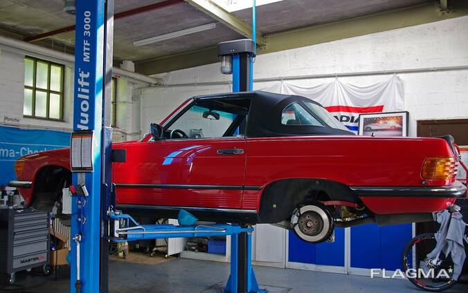 TO RENT: car workshop with car paint booth