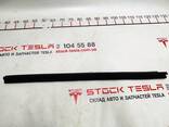 Уплотнитель стекла внутренний двери передней левой Tesla model S, model S REST 1038405-00- - фото 2