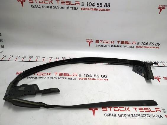 Уплотнитель верхний двери передней левой Tesla model X 1472044-00-A