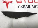 Заглушка резиновая болта дверной карты передней левой Tesla model X 1035782-00-A - фото 1